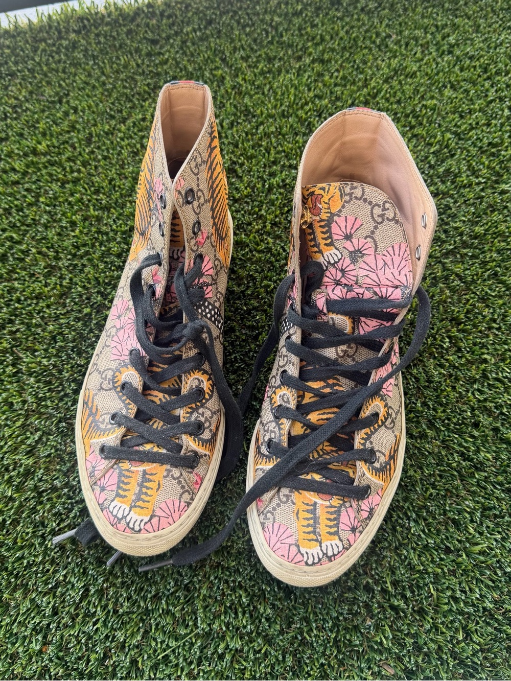 Gucci Beige GG Supreme High-Top Sneaker with Pink Floral & Tiger Motif - Picture 8 of 10